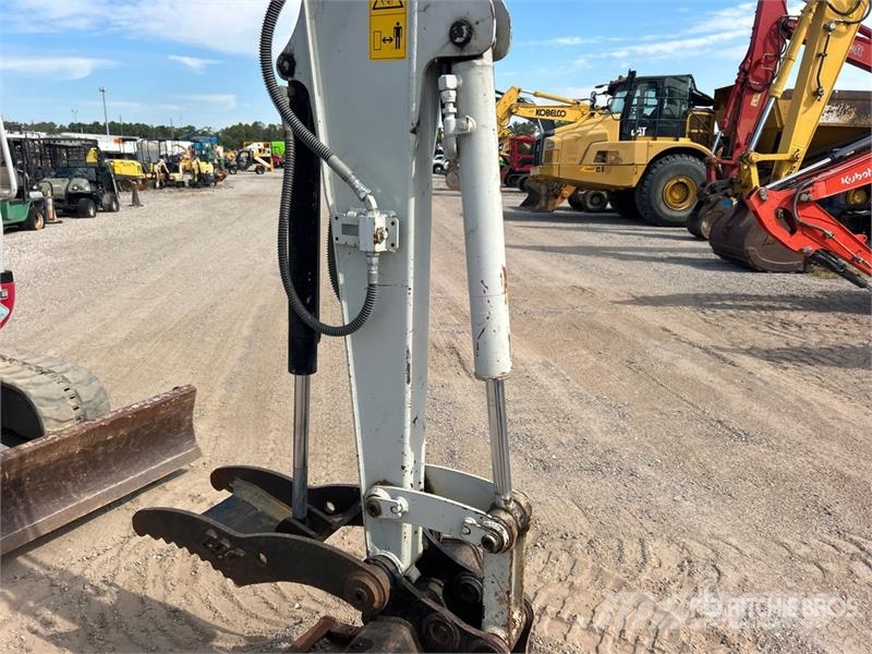 Takeuchi TB240 Miniescavatori