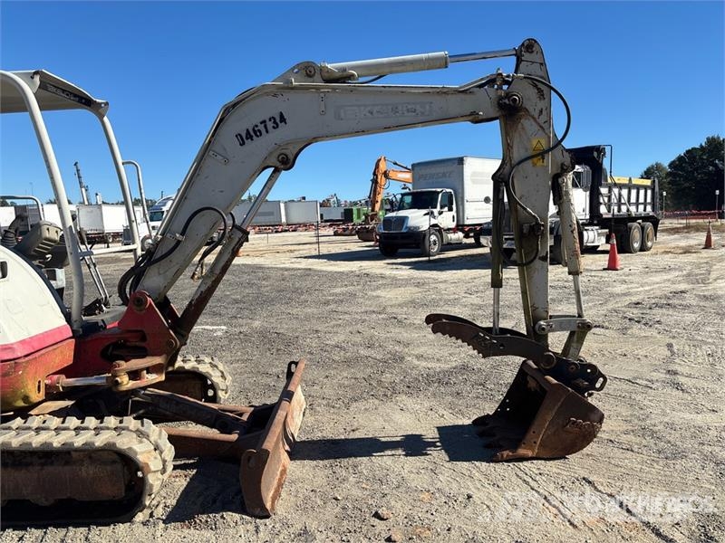 Takeuchi TB240 حفارات صغيرة أقل من 7 طن (حفارات صغيرة)