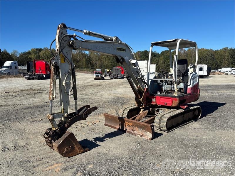 Takeuchi TB240 حفارات صغيرة أقل من 7 طن (حفارات صغيرة)