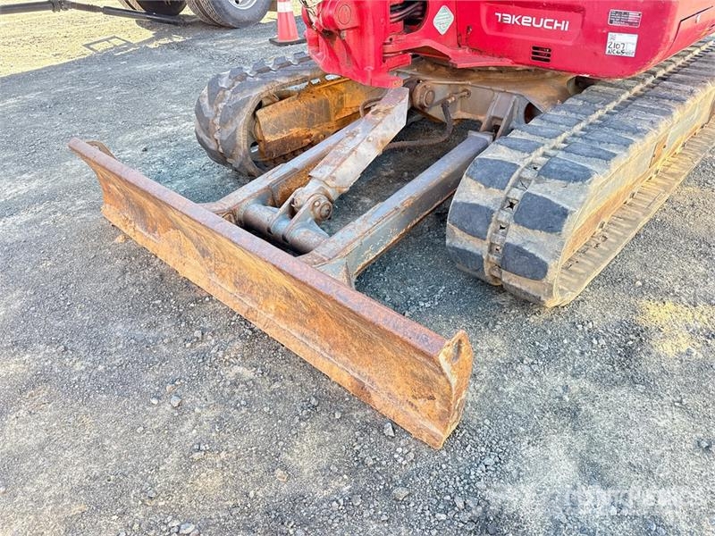 Takeuchi TB260 Mini bagri <7t
