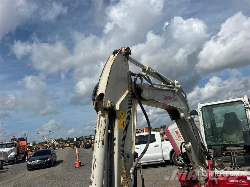 Takeuchi TB260 حفارات صغيرة أقل من 7 طن (حفارات صغيرة)