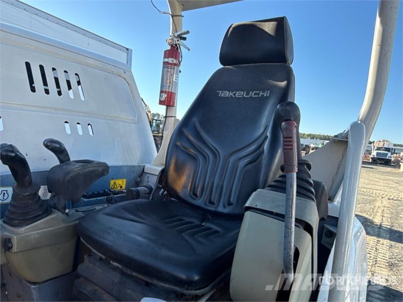 Takeuchi TB260 Mini bagri <7t