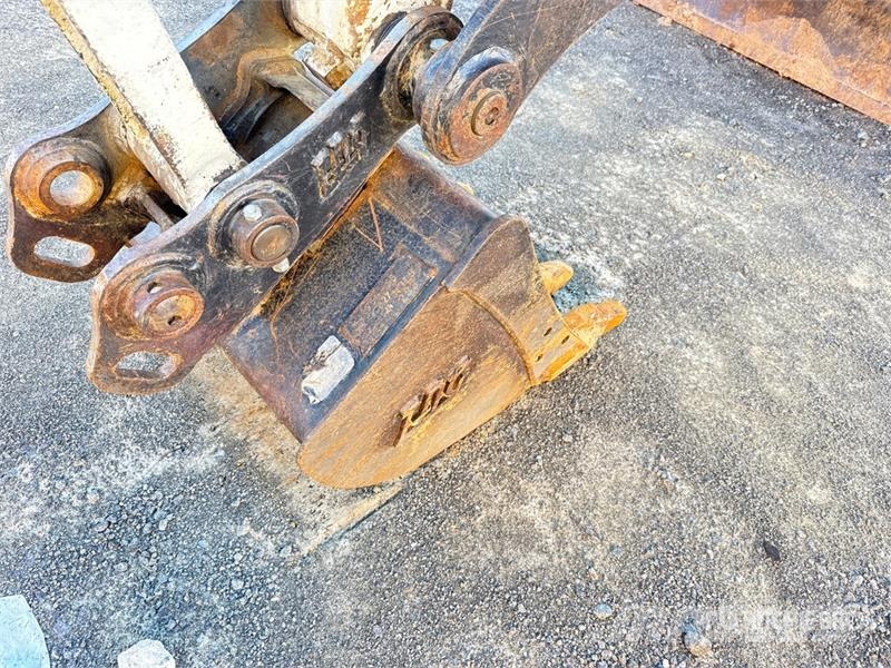 Takeuchi TB260 Mini bagri <7t