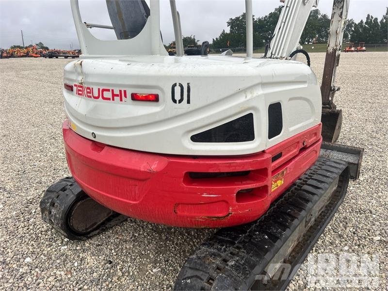 Takeuchi TB260 Minigrävare < 7t