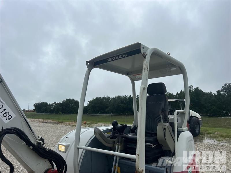 Takeuchi TB260 Minigrävare < 7t