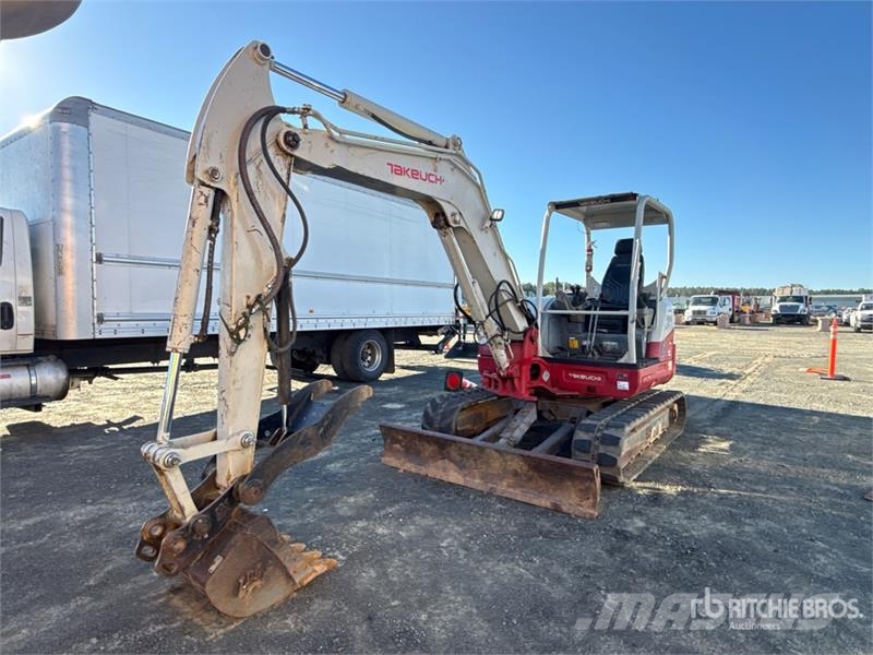 Takeuchi TB260 Mini bagri <7t