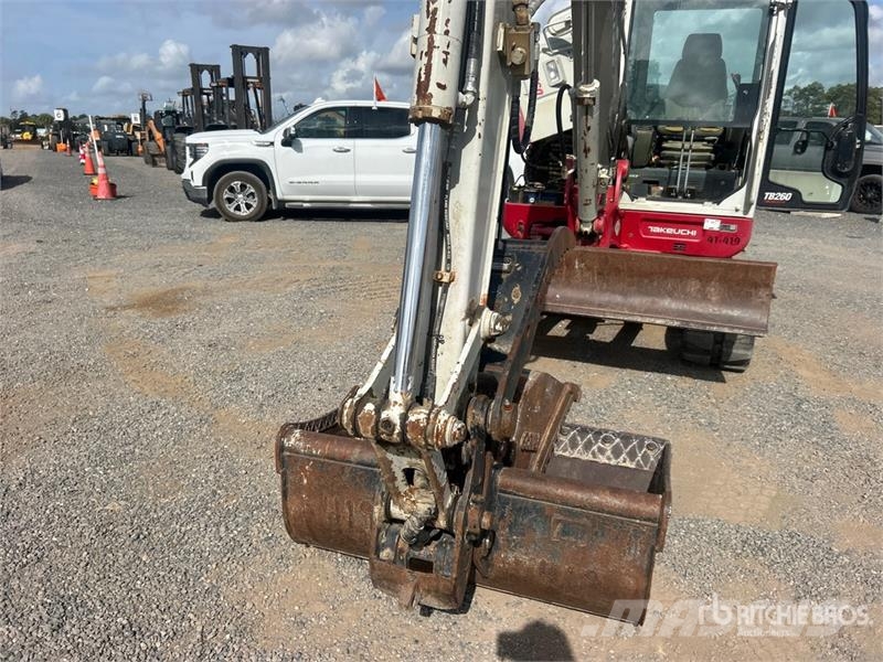 Takeuchi TB260 حفارات صغيرة أقل من 7 طن (حفارات صغيرة)