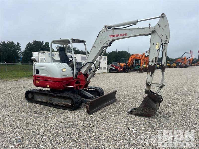 Takeuchi TB260 Minigrävare < 7t