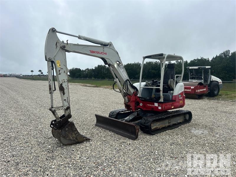Takeuchi TB260 Minigrävare < 7t