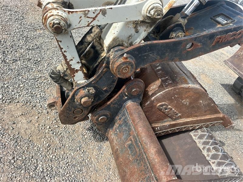Takeuchi TB260 حفارات صغيرة أقل من 7 طن (حفارات صغيرة)