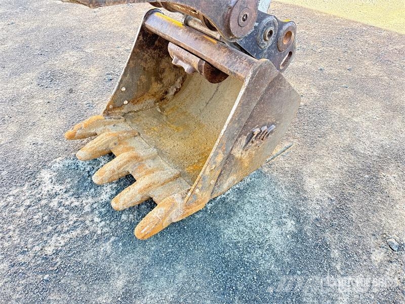 Takeuchi TB260 Mini bagri <7t