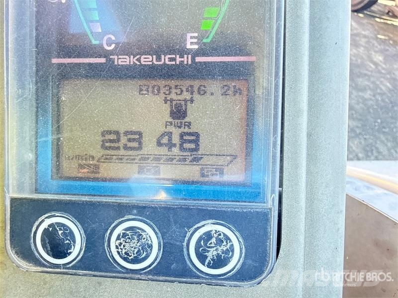 Takeuchi TB260 Mini bagri <7t