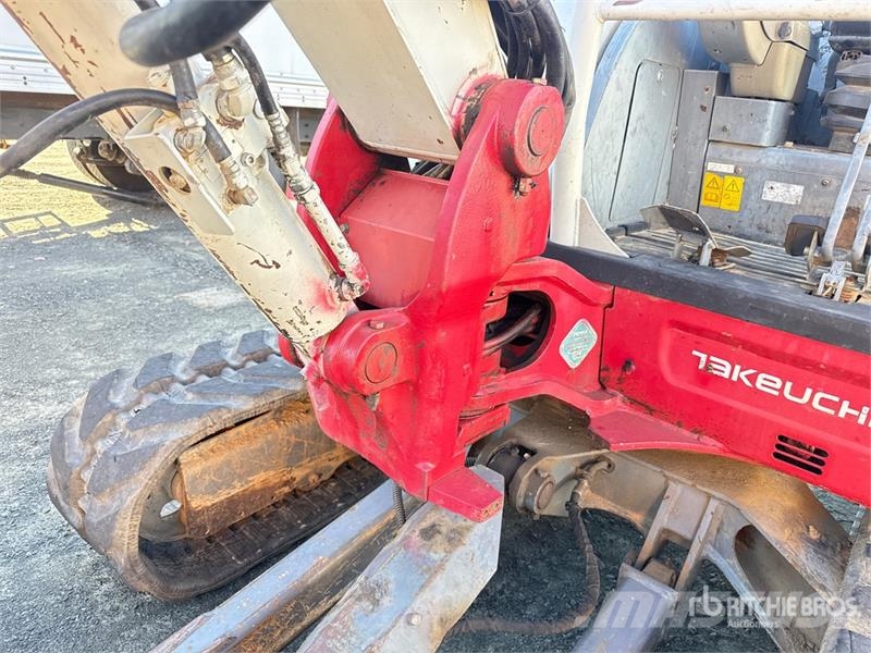 Takeuchi TB260 Mini bagri <7t