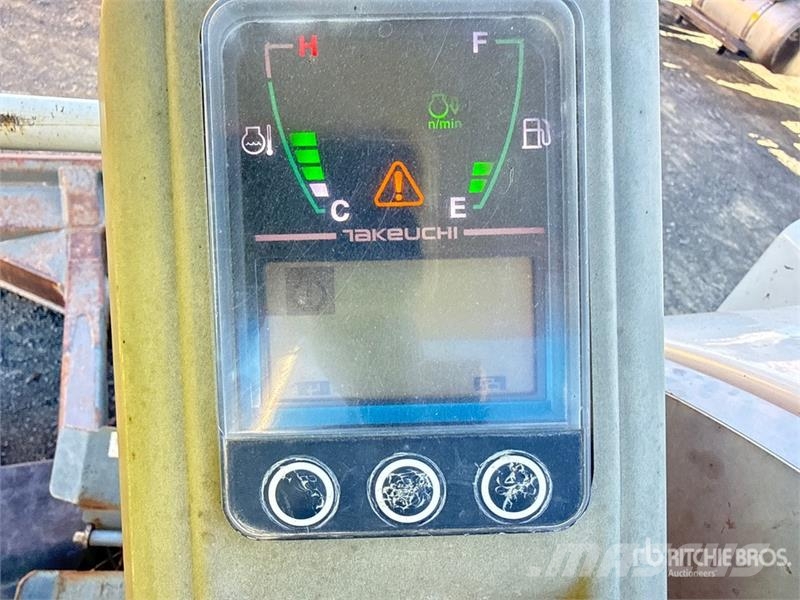 Takeuchi TB260 Mini bagri <7t