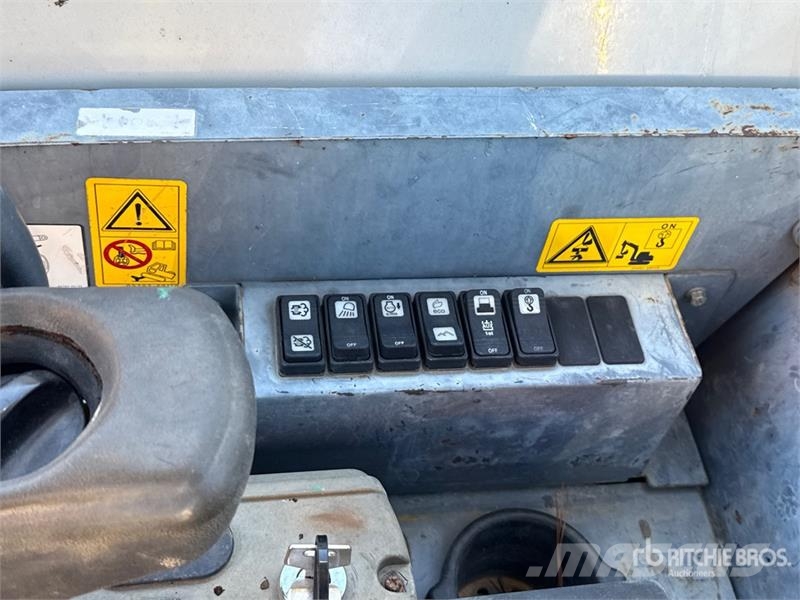 Takeuchi TB260 Mini bagri <7t