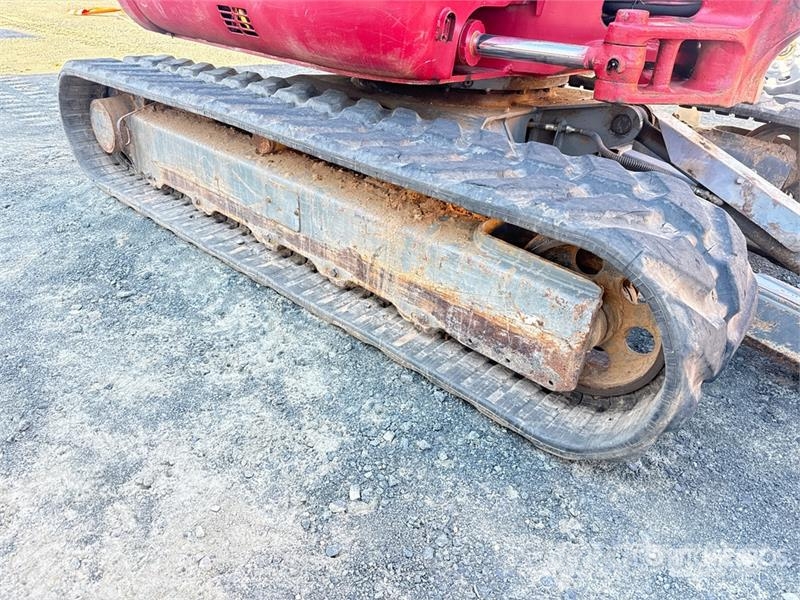 Takeuchi TB260 Mini bagri <7t