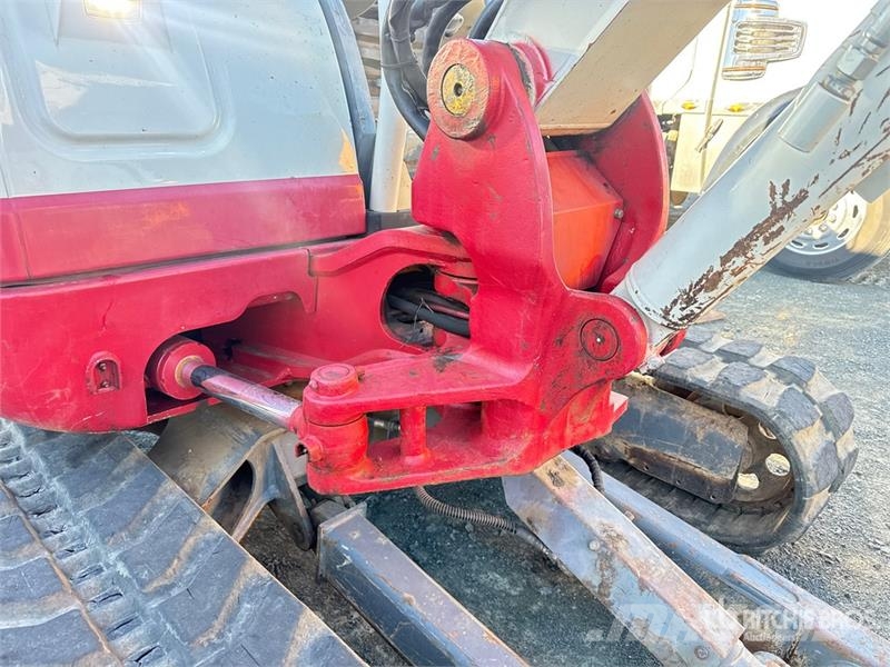 Takeuchi TB260 Mini bagri <7t