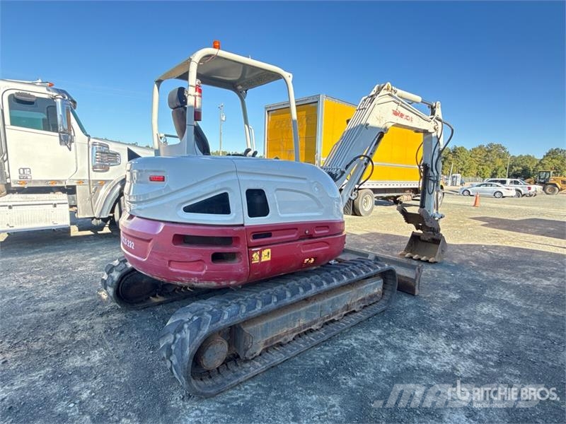 Takeuchi TB260 Mini bagri <7t