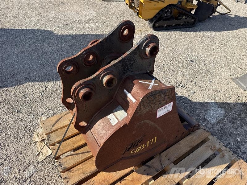 Takeuchi TB260BKT24 24 in Digging Excavator Bucket دلاء