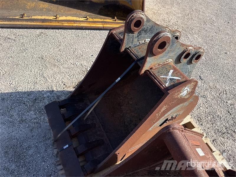 Takeuchi TB260BKT24 24 in Digging Excavator Bucket دلاء