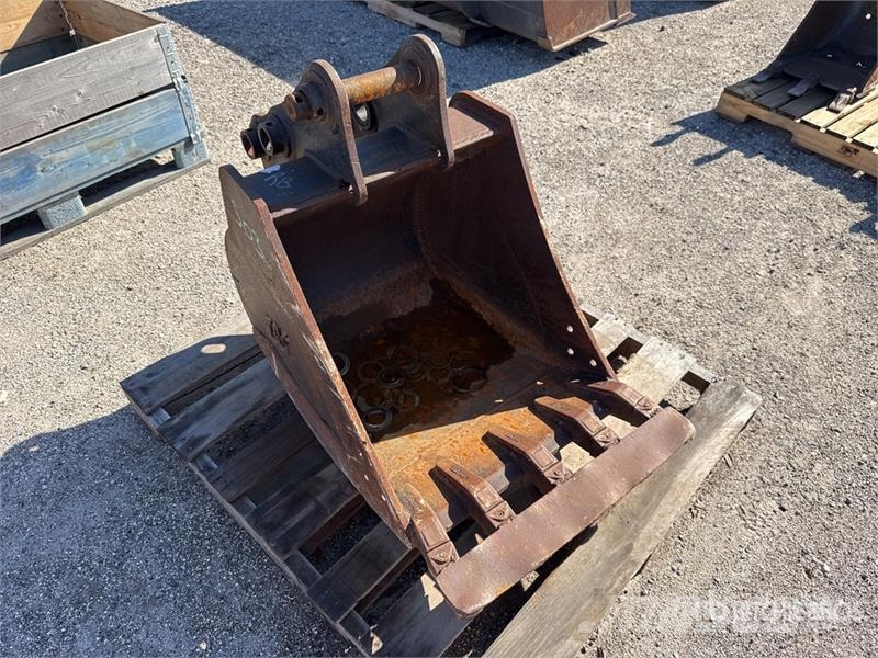 Takeuchi TB260BKT24 24 in Digging Excavator Bucket دلاء