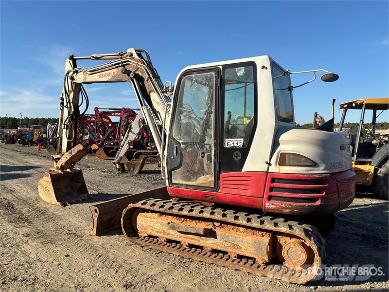 Takeuchi TB285 Tracked Excavator Roomikekskavaatorid