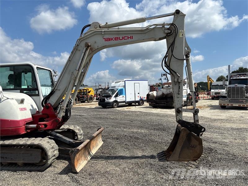 Takeuchi TB290 Mini bagri <7t
