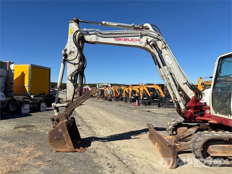 Takeuchi TB290 Pásová rýpadla
