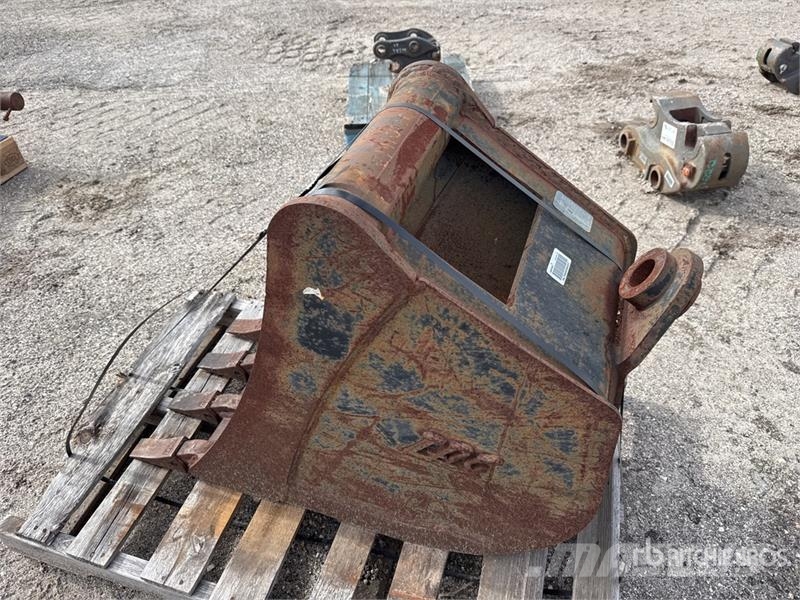 Takeuchi TB290BKT18 17 in Digging Bucket دلاء