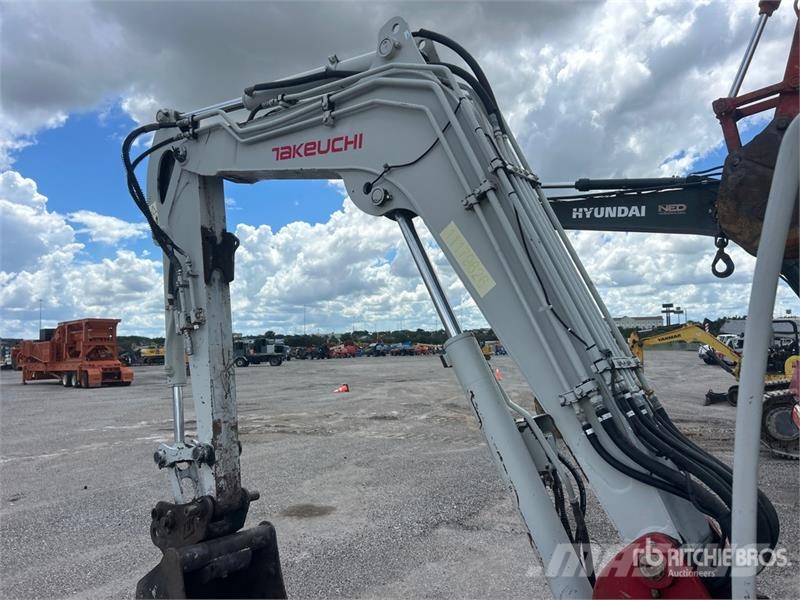 Takeuchi TB370 Tracked Excavator Верижен екскаватор