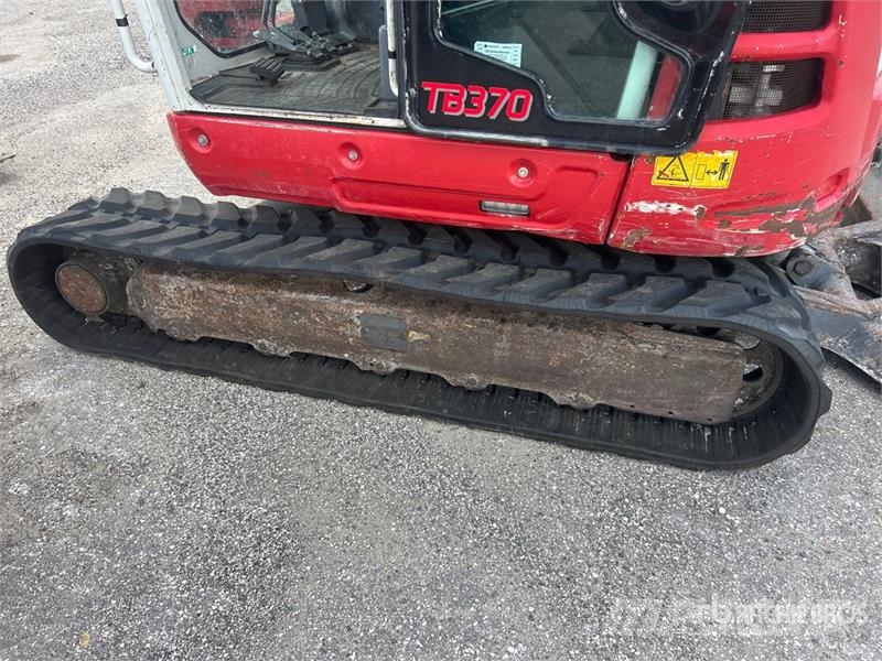 Takeuchi TB370 Tracked Excavator Верижен екскаватор