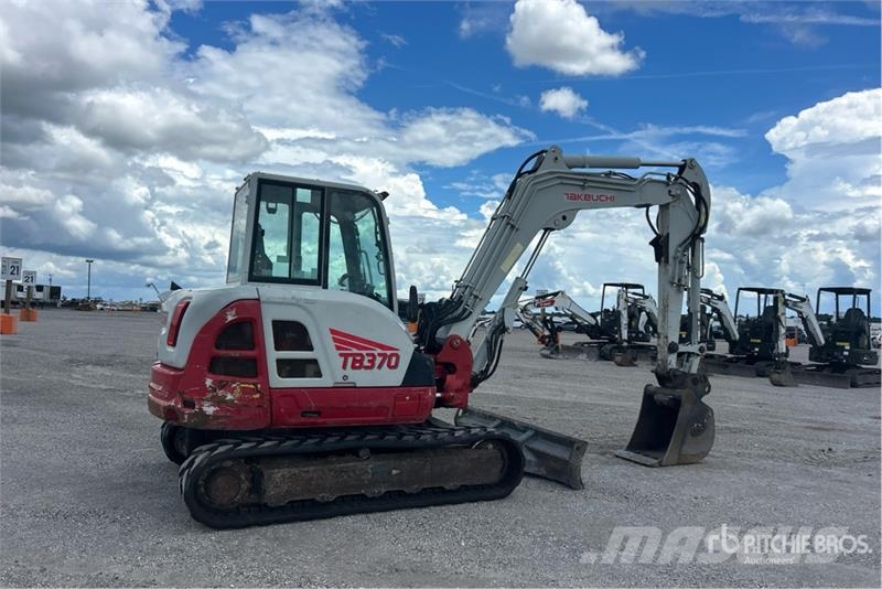 Takeuchi TB370 Tracked Excavator Верижен екскаватор