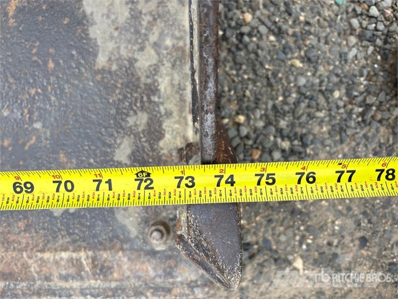 Takeuchi TL10 Kompaktrakodók