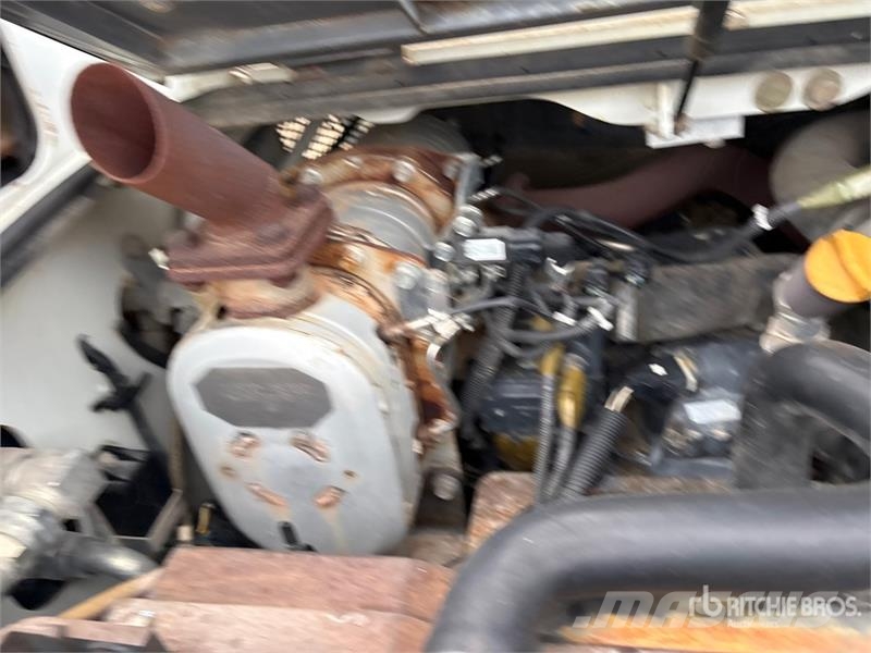 Takeuchi TL10 Kompaktrakodók