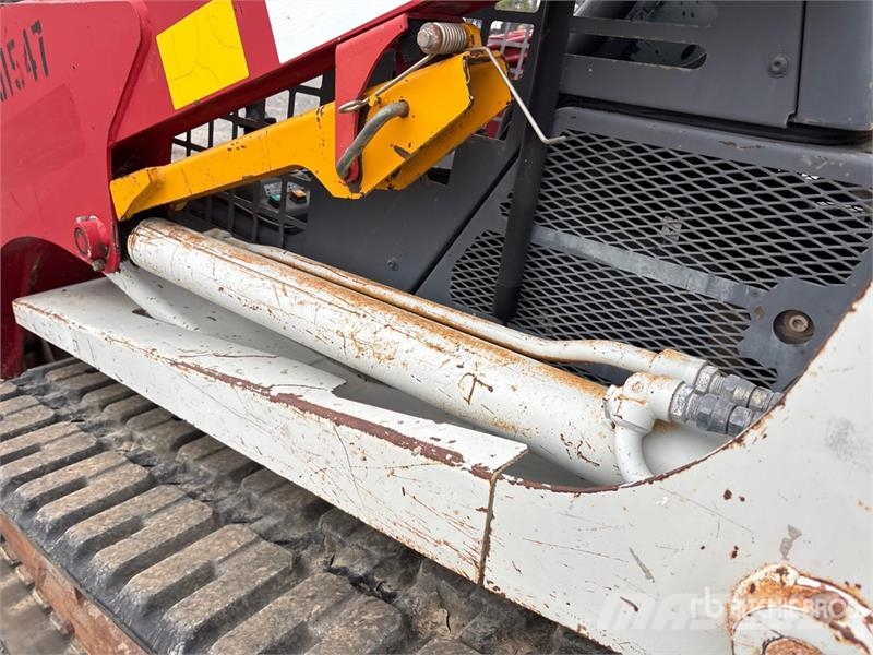 Takeuchi TL10 Kompaktrakodók