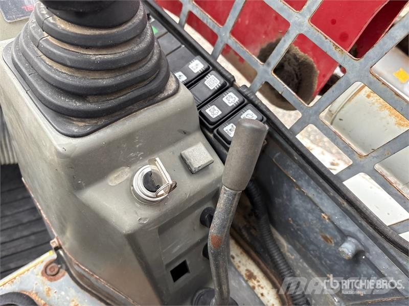 Takeuchi TL10 Kompaktrakodók