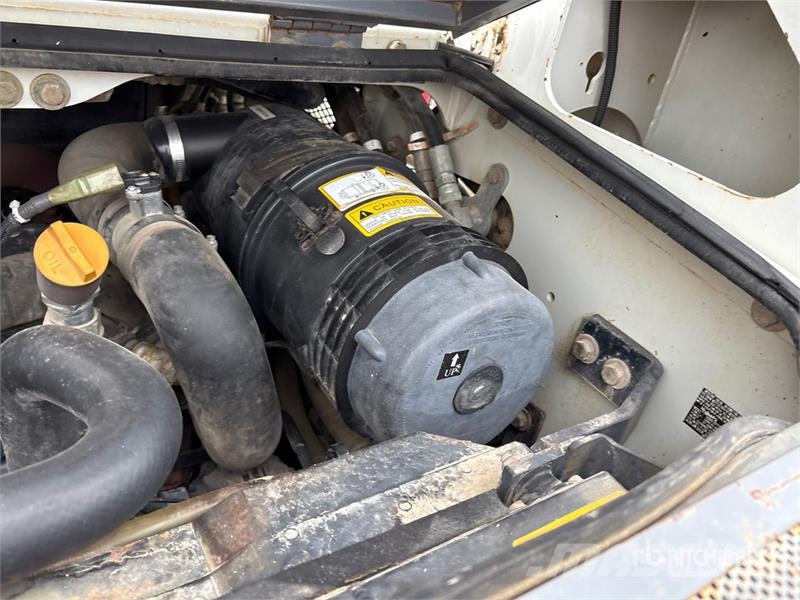 Takeuchi TL10 Kompaktrakodók