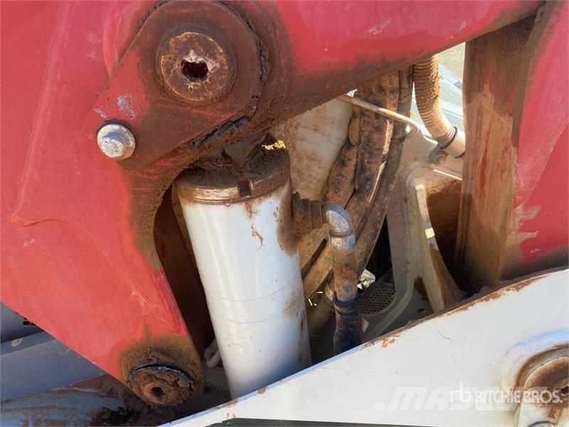 Takeuchi TL10V2 Compact Track Loader Мини-погрузчики