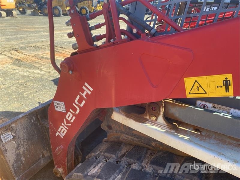 Takeuchi TL10V2 Compact Track Loader Мини-погрузчики