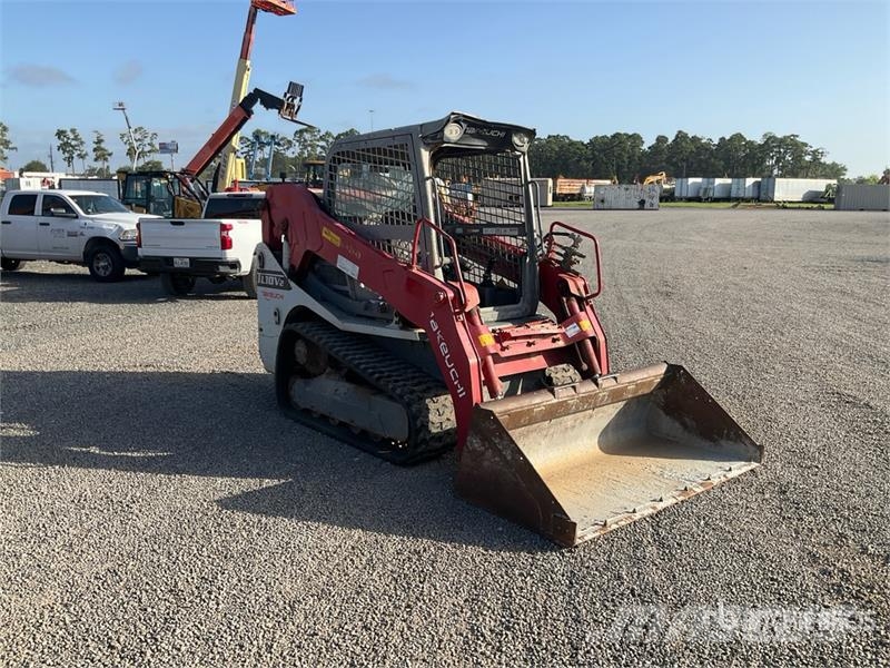 Takeuchi TL10V2 Compact Track Loader Kompaktrakodók