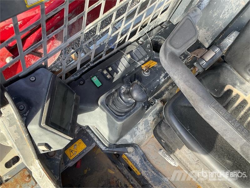 Takeuchi TL10V2 Compact Track Loader Kompaktrakodók