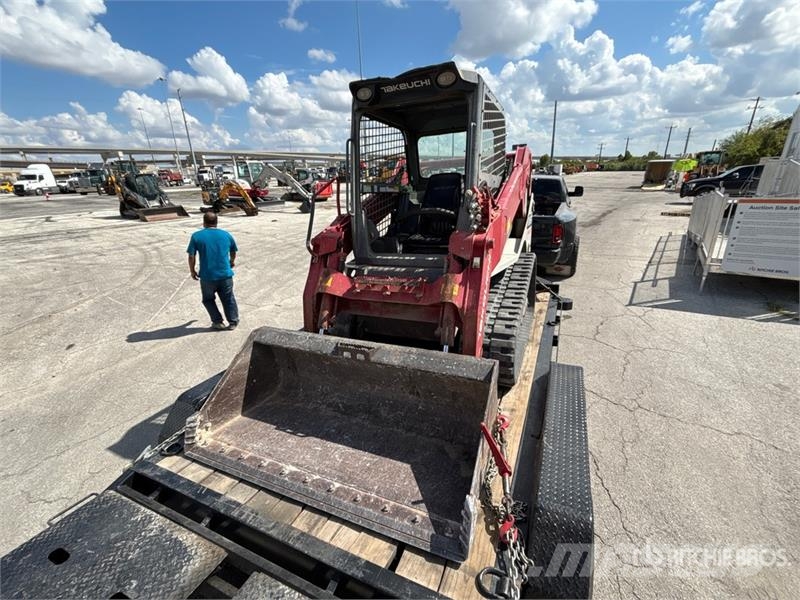 Takeuchi TL10V2 Compact Track Loader Kompaktrakodók