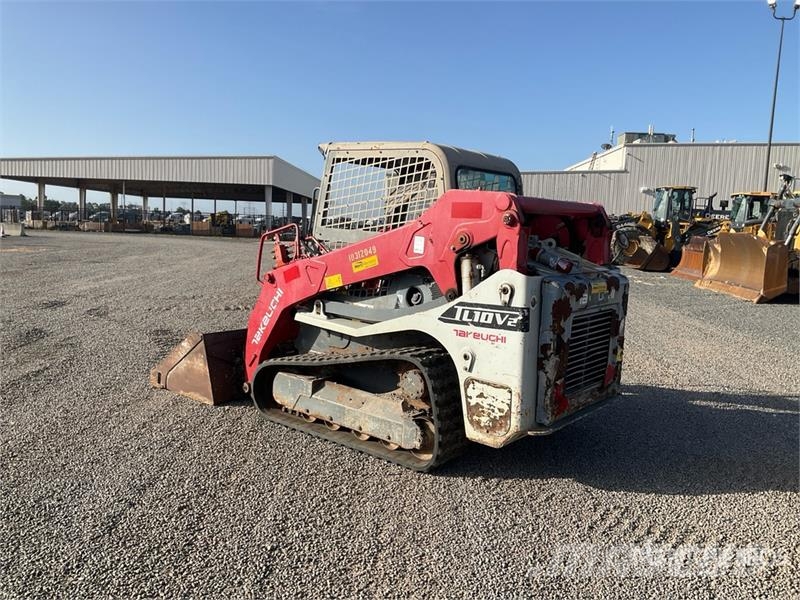 Takeuchi TL10V2 Compact Track Loader Kompaktrakodók