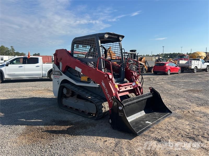 Takeuchi TL10V2 Two-Speed Compact Track Loader Lietoti riteņu kompaktiekrāvēji