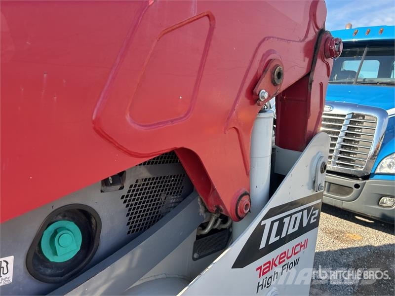 Takeuchi TL10V2 Two-Speed Compact Track Loader Lietoti riteņu kompaktiekrāvēji
