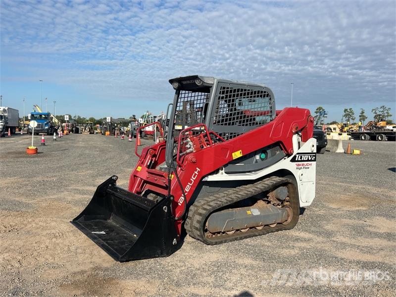 Takeuchi TL10V2 Two-Speed Compact Track Loader Lietoti riteņu kompaktiekrāvēji