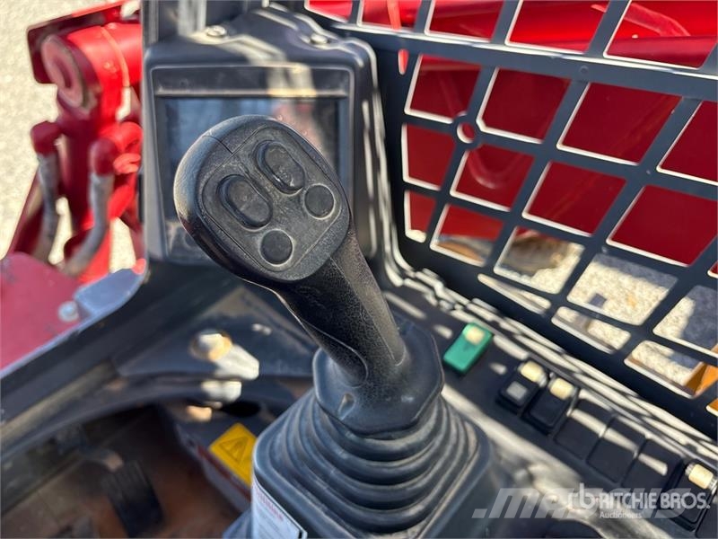 Takeuchi TL10V2R Compact Track Loader (Inoperable) Kompaktrakodók