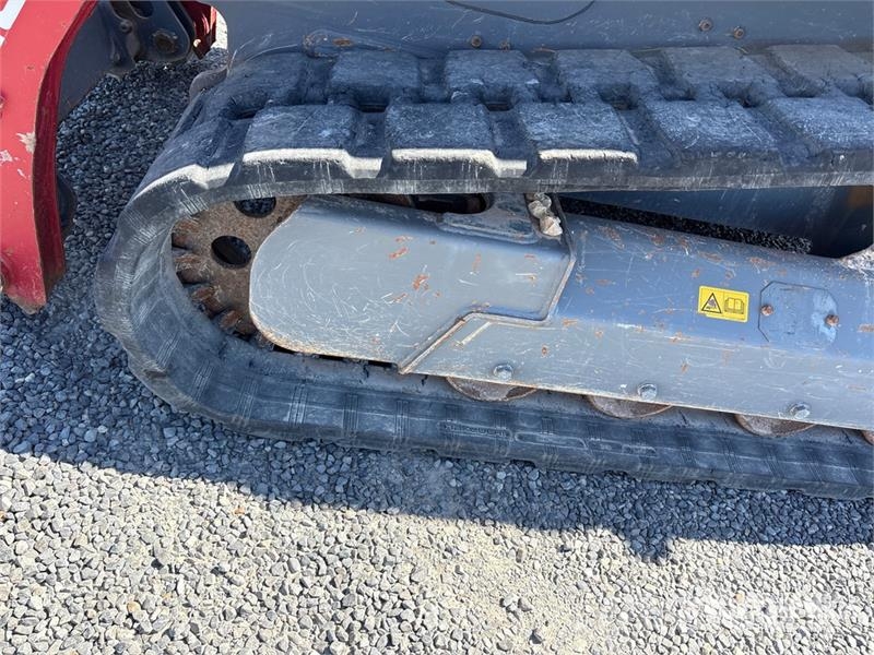 Takeuchi TL10V2R Compact Track Loader (Inoperable) Kompaktrakodók