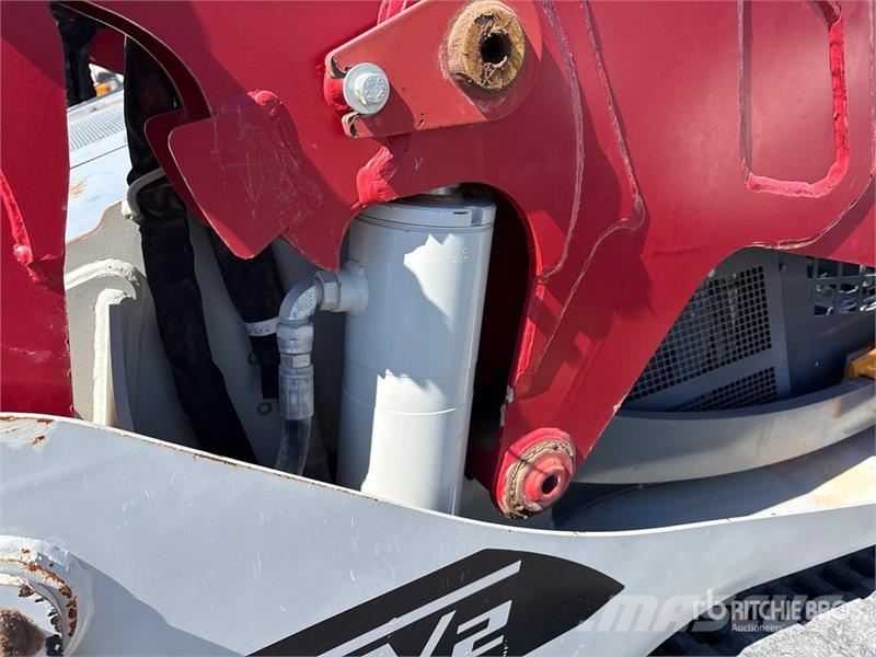 Takeuchi TL10V2R Compact Track Loader (Inoperable) Kompaktrakodók