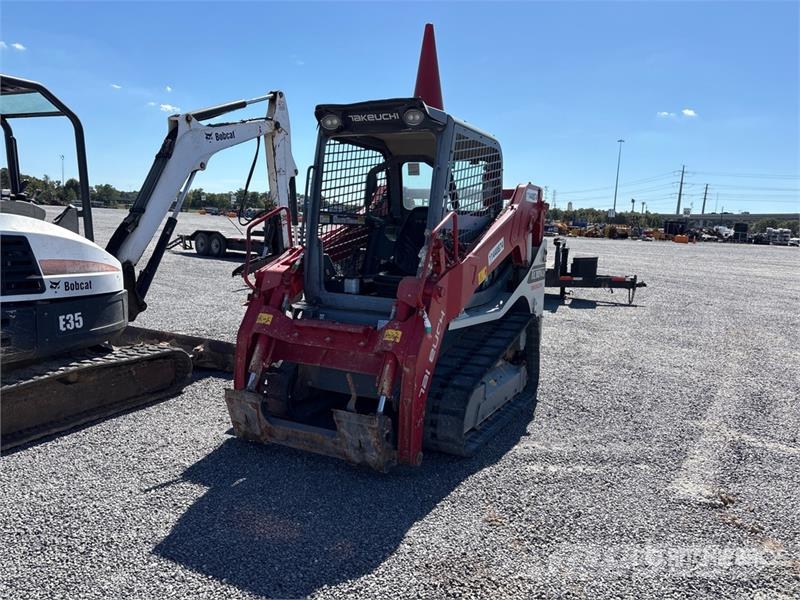 Takeuchi TL10V2R Compact Track Loader (Inoperable) Kompaktrakodók